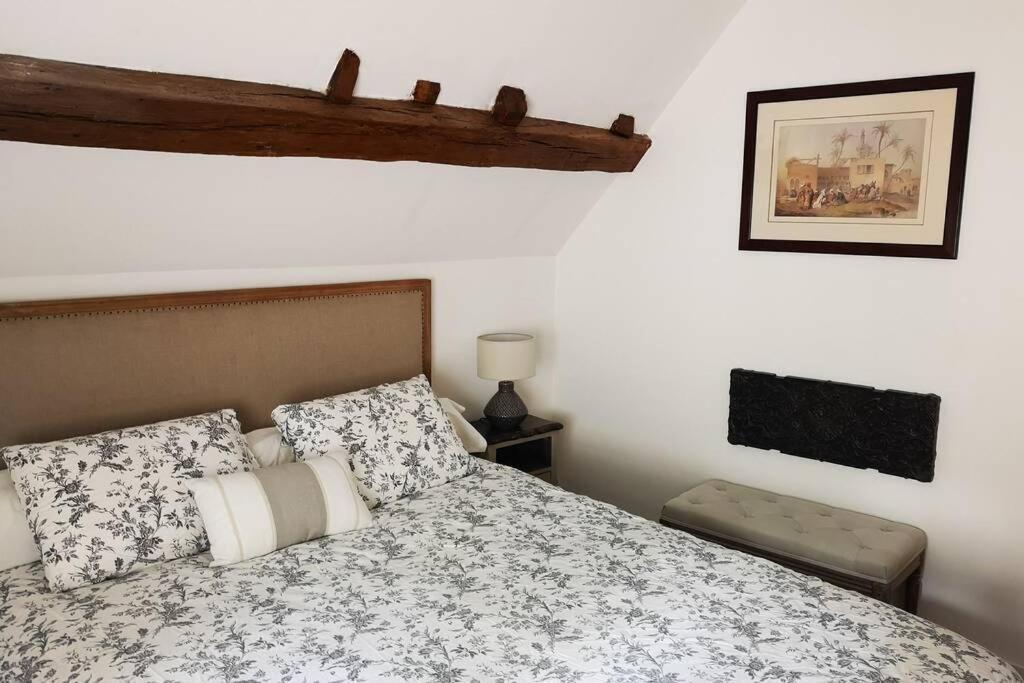 Aux 3 Maillets Apartment Бурж Екстериор снимка