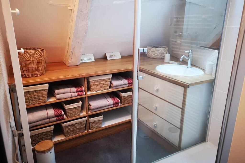 Aux 3 Maillets Apartment Бурж Екстериор снимка